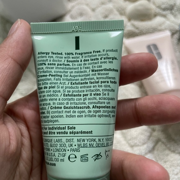 Bundle of mini skincare/ hair products - Picture 3 of 7